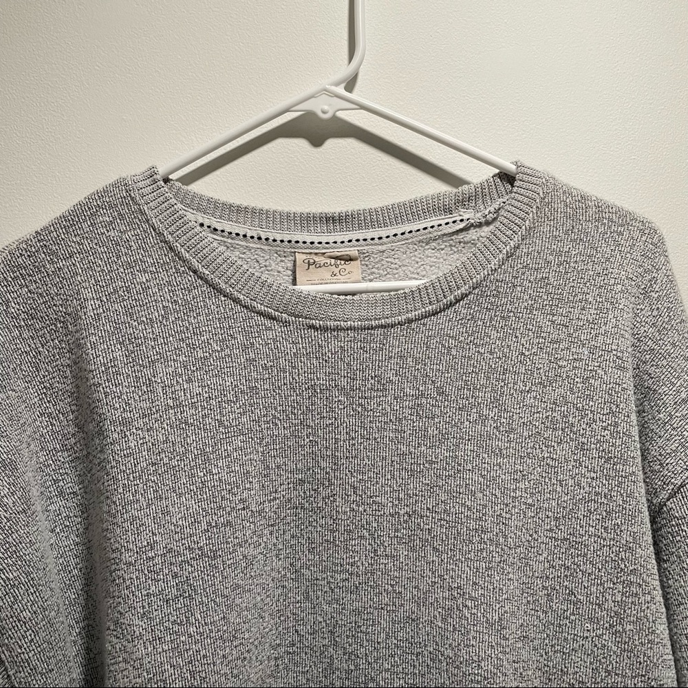 SOLD❌ Pacific & Co Crewneck Sweater - Picture 4 of 9